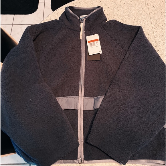 🔥BNWT NIKE FLEECE PULLOVER🔥 - Picture 3 of 6